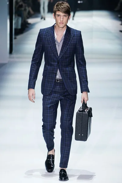Look 27